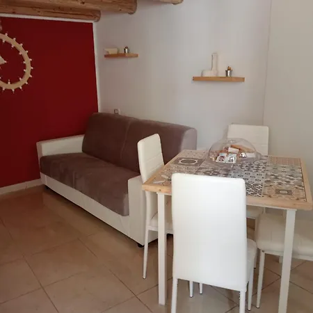 Vicolo San Paolo *